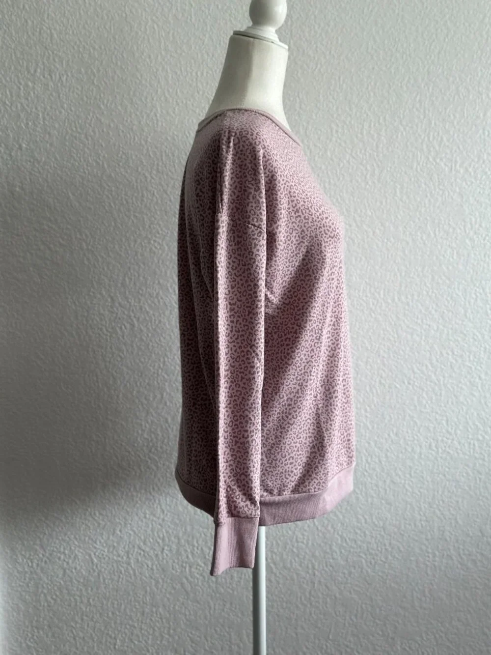 Mondetta Pink Leopard Print Sweatshirt Small Athleisure Crewneck Soft Cozy Top - Picture 4 of 8